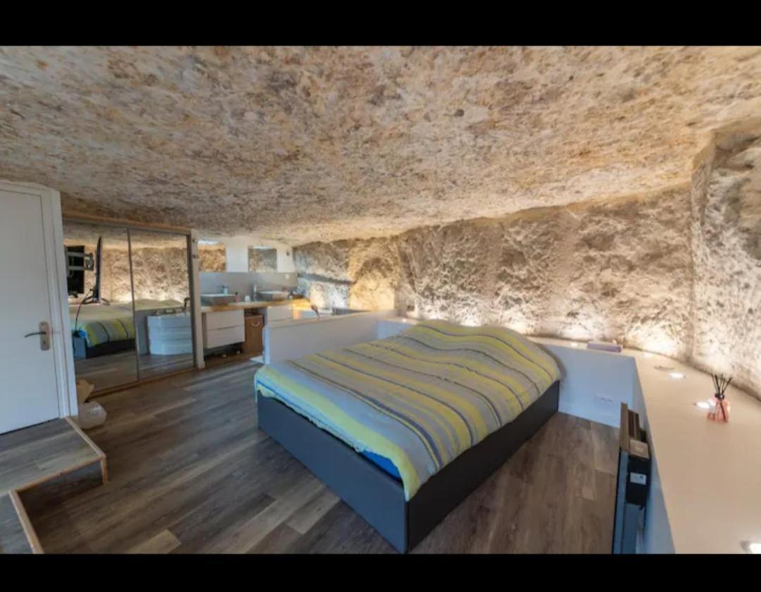 Maison Troglodyte Poitiers Exterior photo